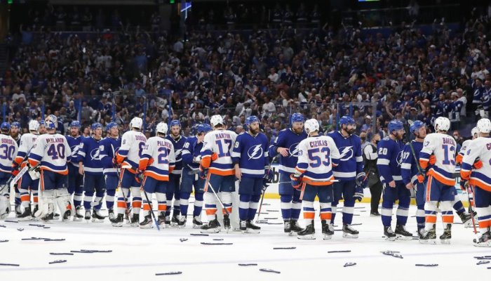 Do hockey playoffs reseed?