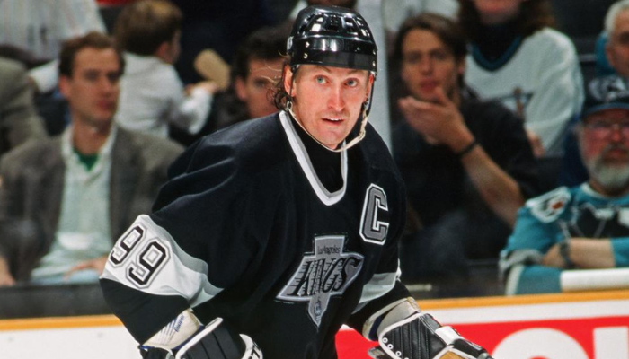 Did Gretzky win a Stanley Cup with the king?